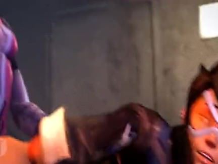 Гермафродиты Порно Тёлочка из Overwatch трахает соперницу большим членом секс видео